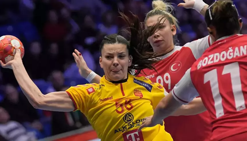 处于下风，法国队世界杯小组赛近4次对阵非洲球队1胜3负